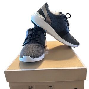 Michael Kors Amanda Trainer Gunmetal 7M Worn One Hour